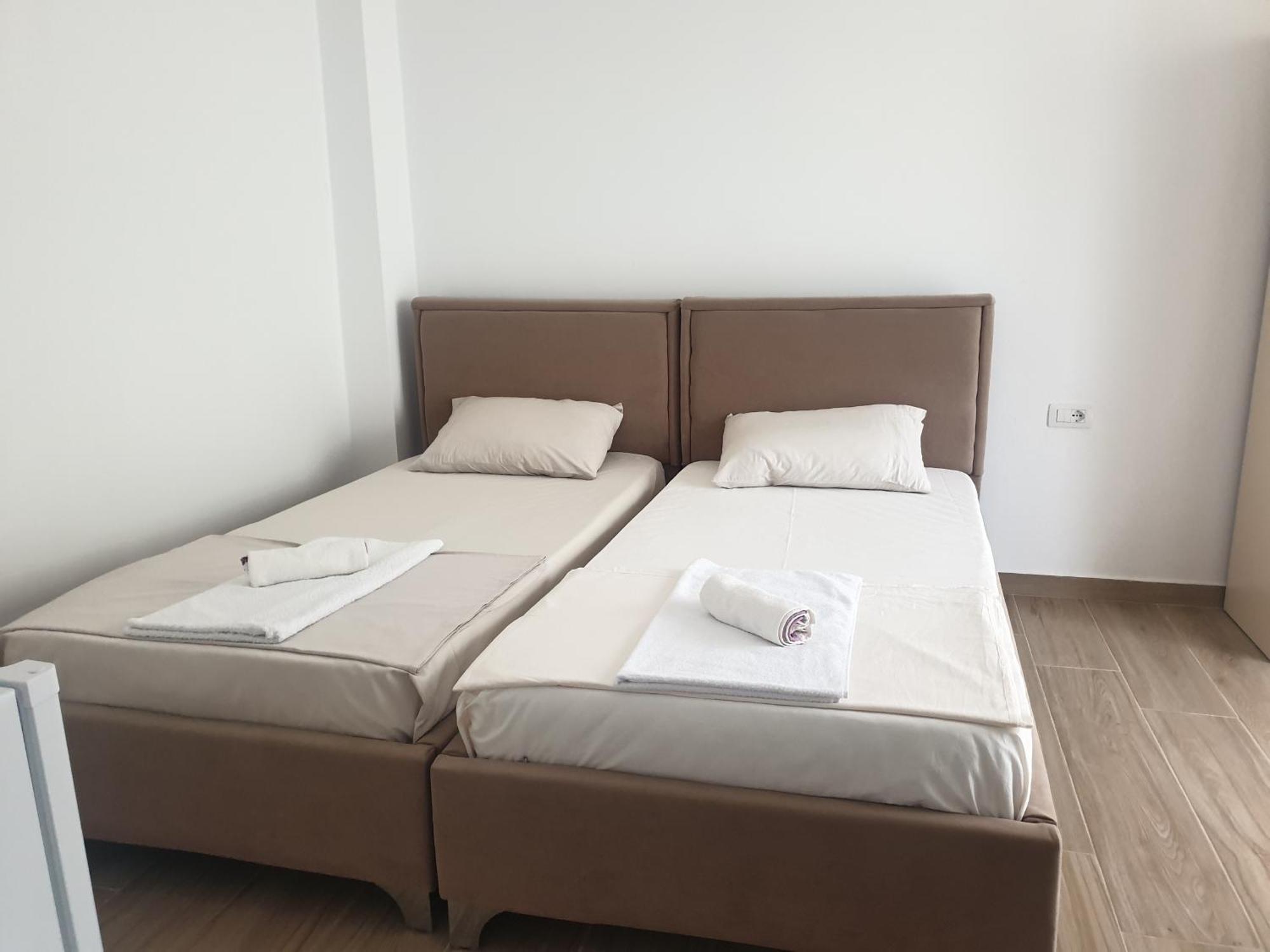 Rooms By George Dhërmi Esterno foto