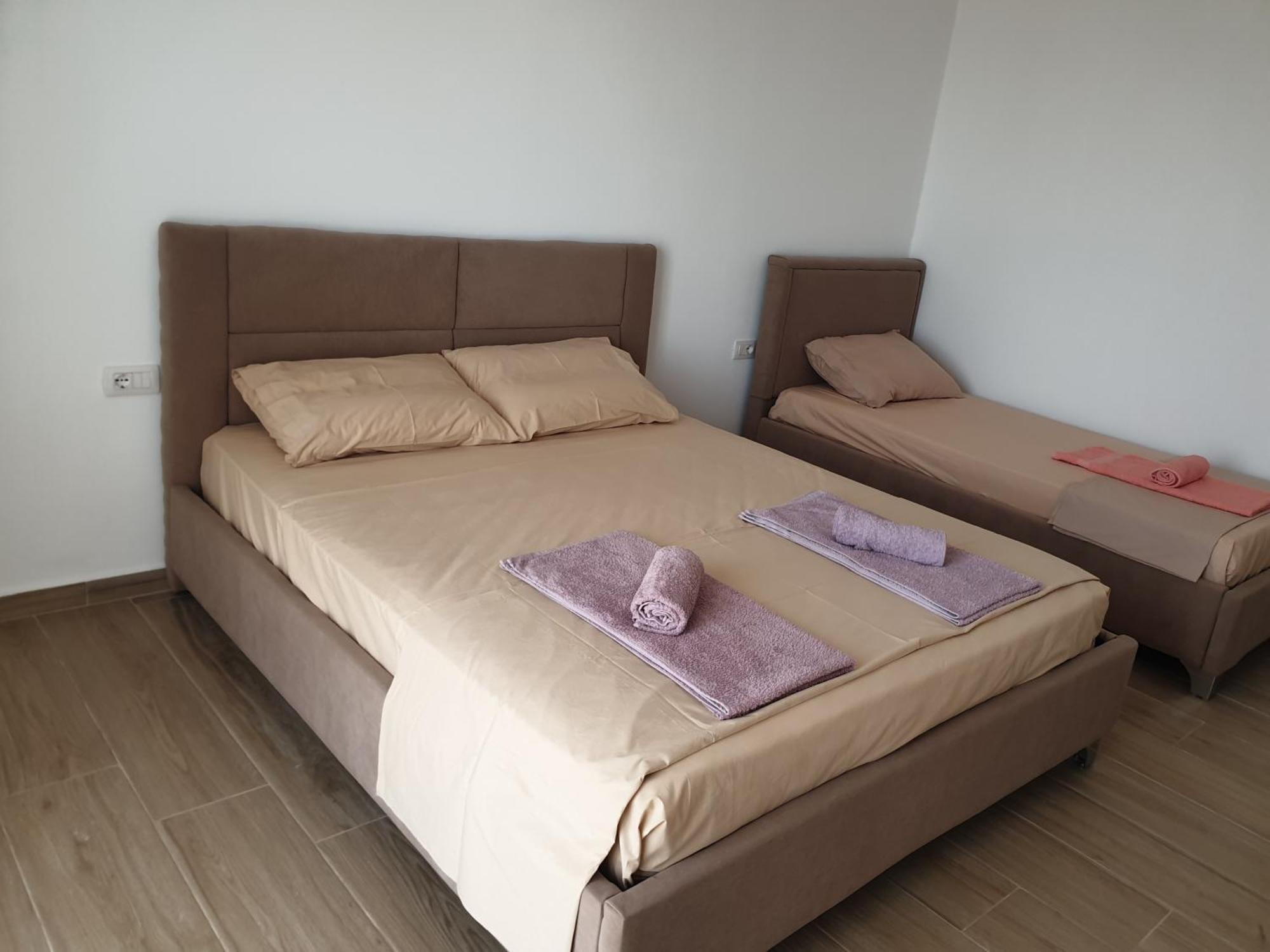 Rooms By George Dhërmi Esterno foto