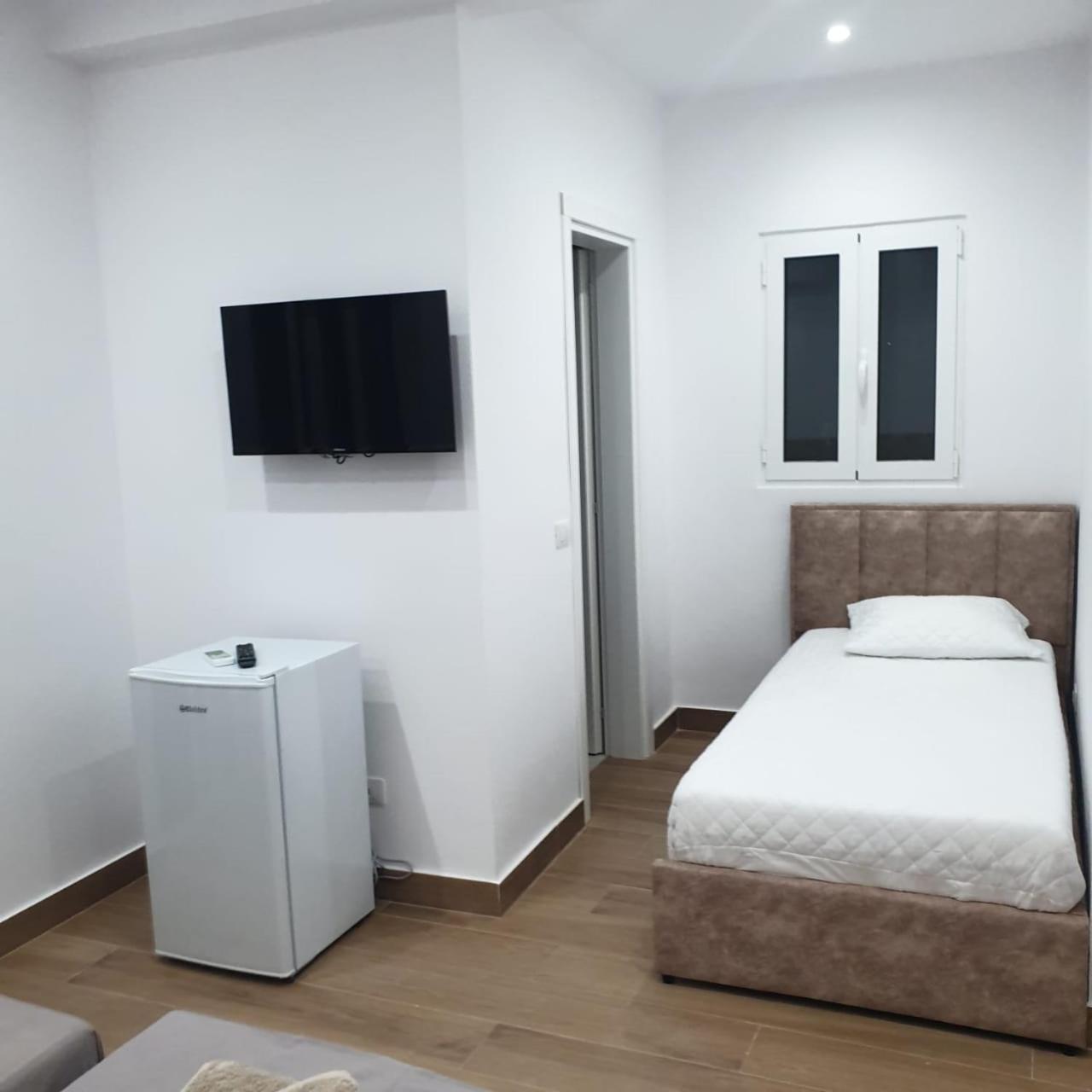 Rooms By George Dhërmi Esterno foto