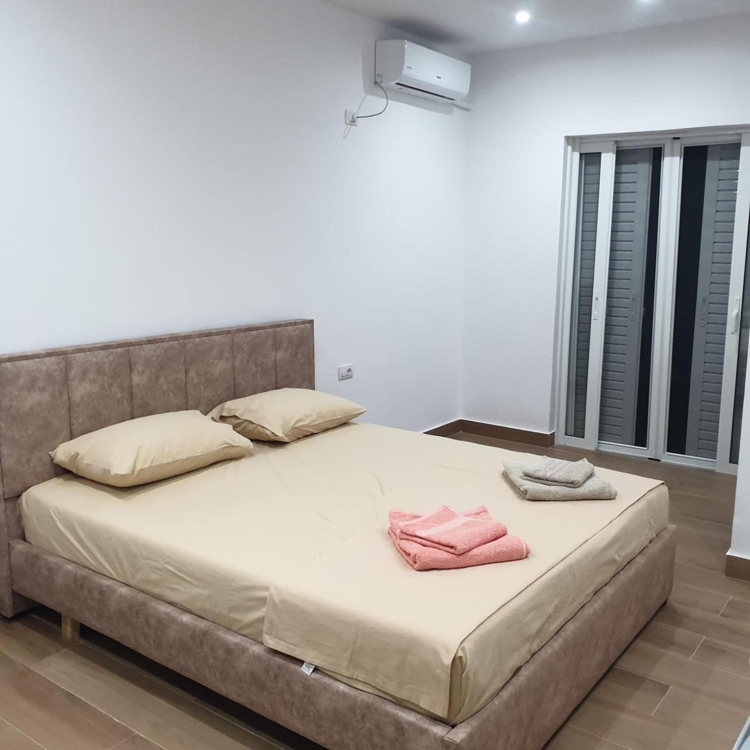 Rooms By George Dhërmi Esterno foto