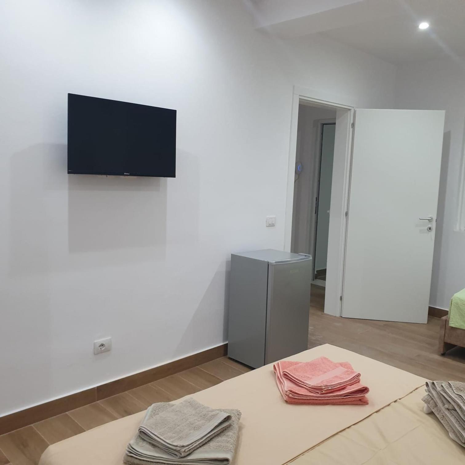 Rooms By George Dhërmi Esterno foto
